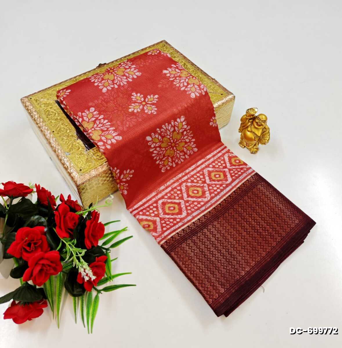 Contrast Print Soft Cotton Saree with Artistic Thread Border